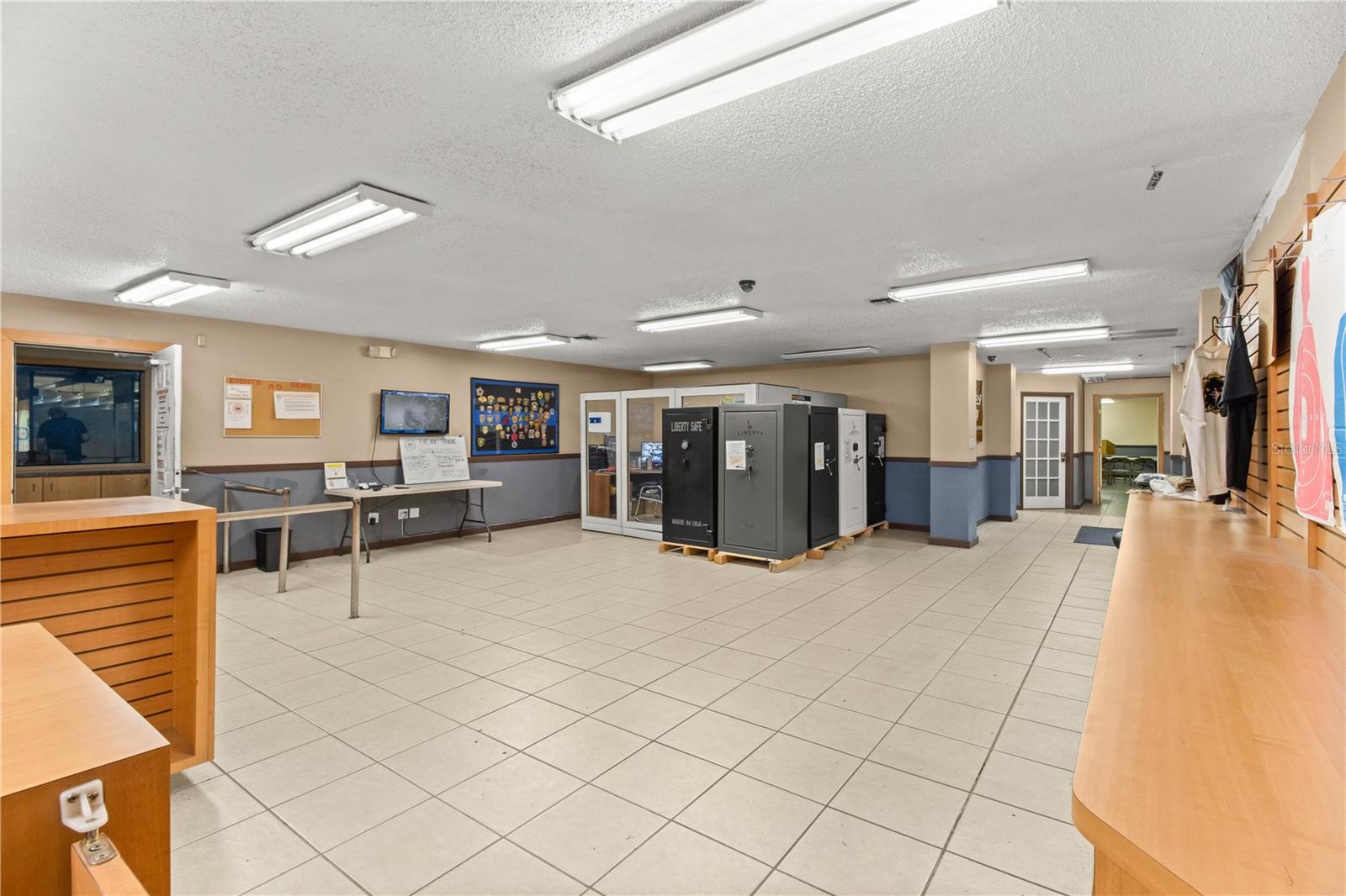 ANTHONY INDUST PARK - Commercial Sale