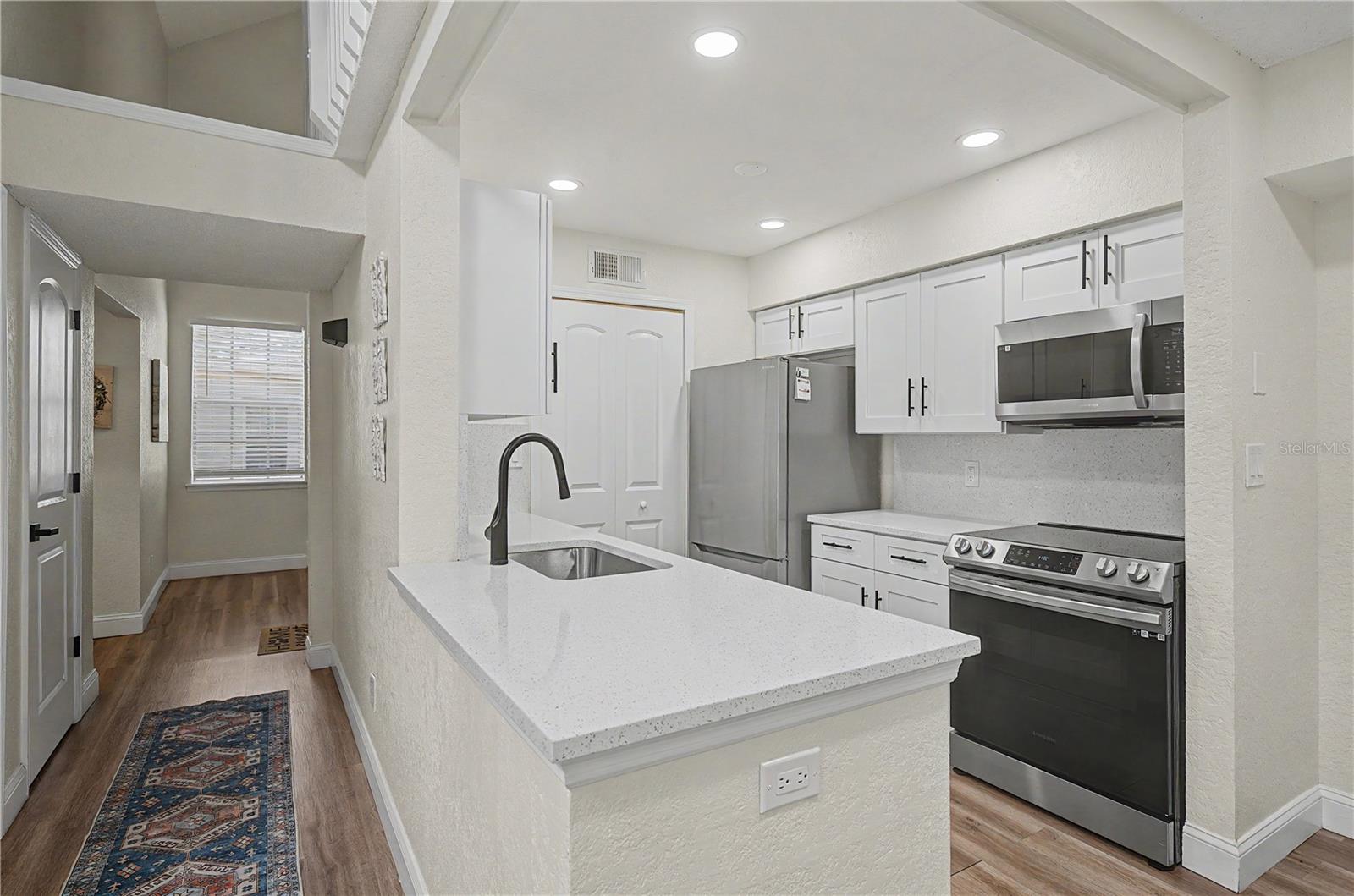 BENTLEY AT COBBS LANDING CONDO THE - Residential