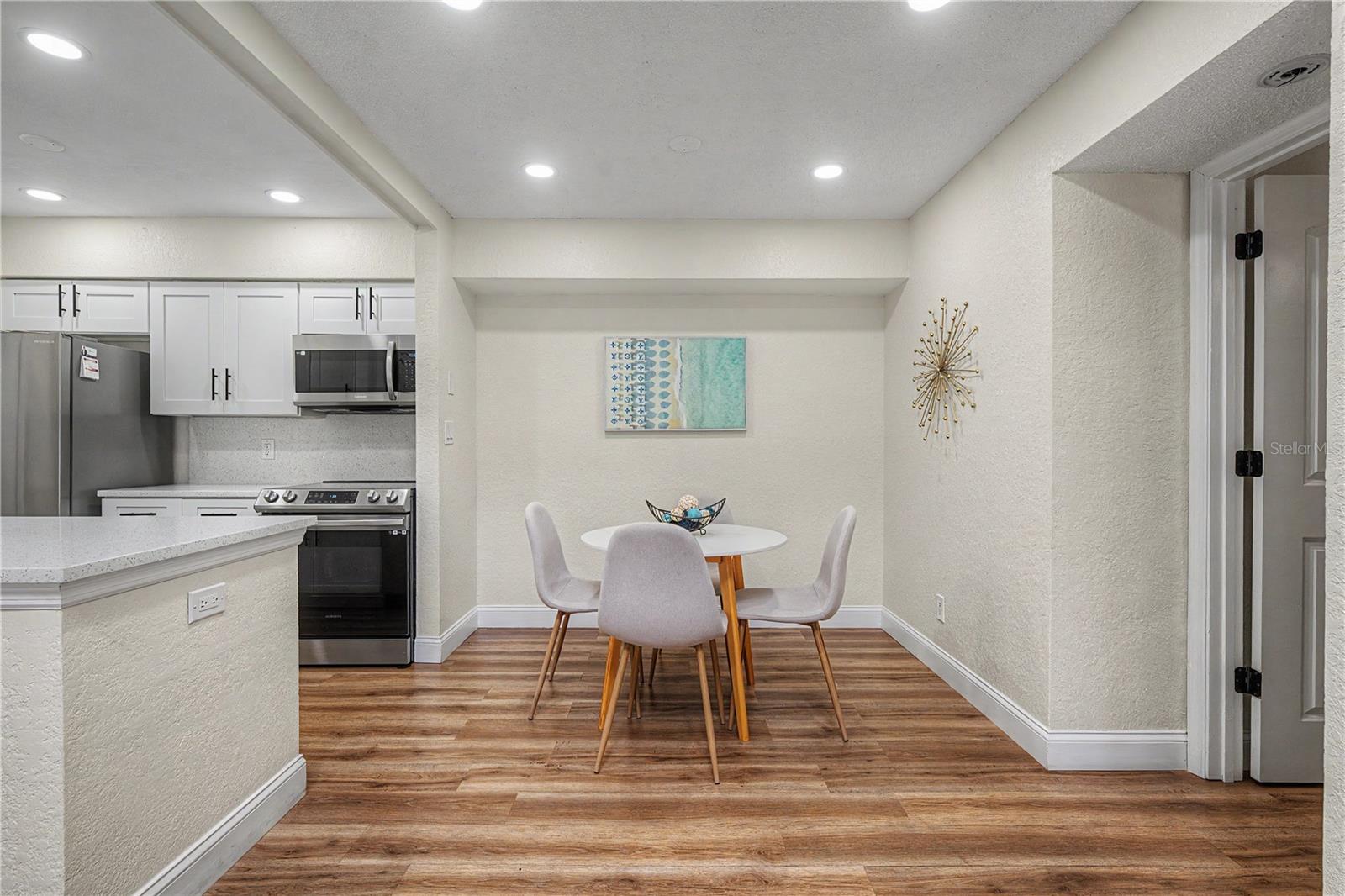 BENTLEY AT COBBS LANDING CONDO THE - Residential