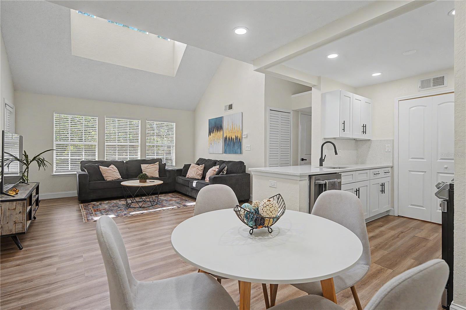 BENTLEY AT COBBS LANDING CONDO THE - Residential