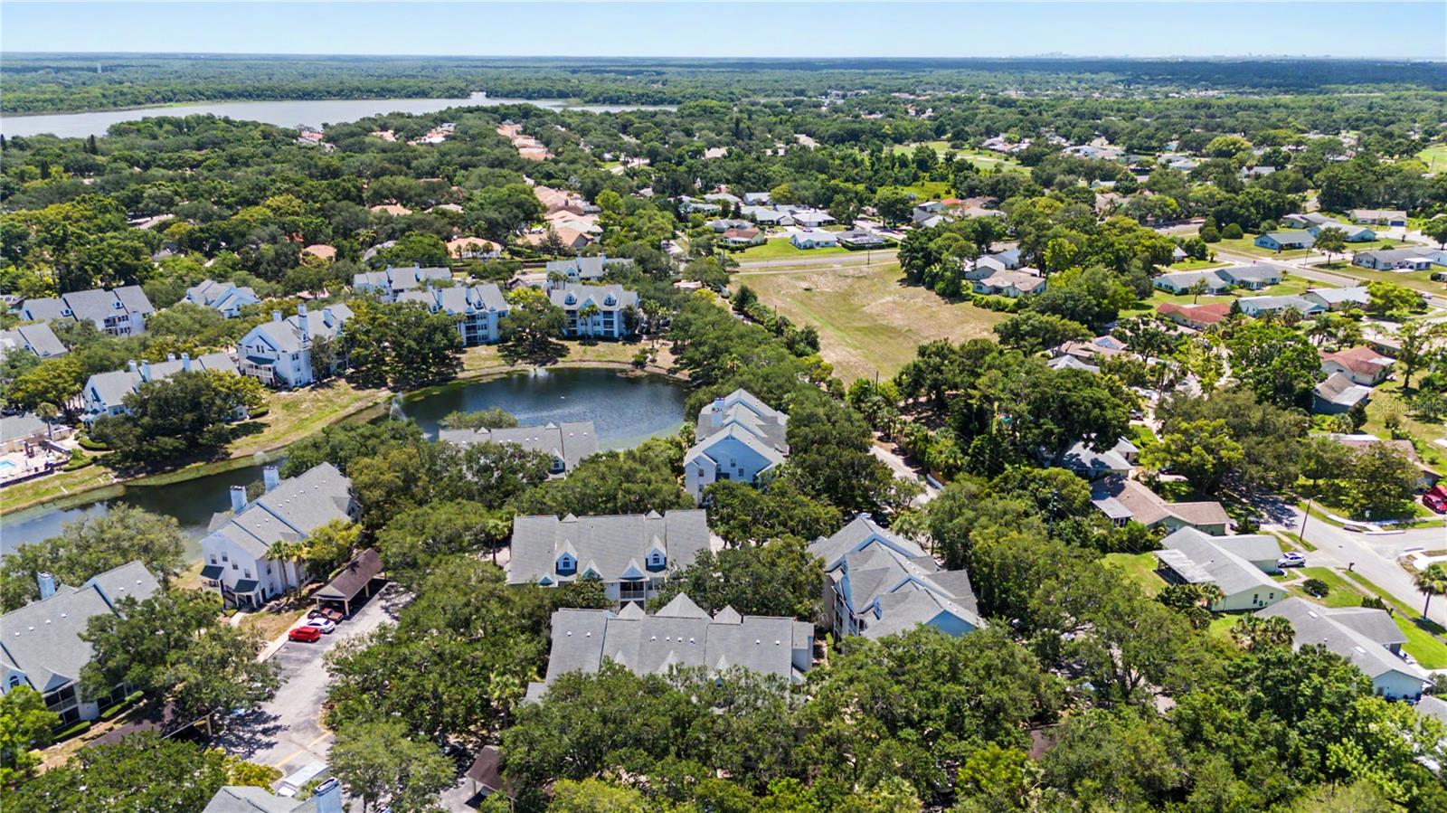 BENTLEY AT COBBS LANDING CONDO THE - Residential
