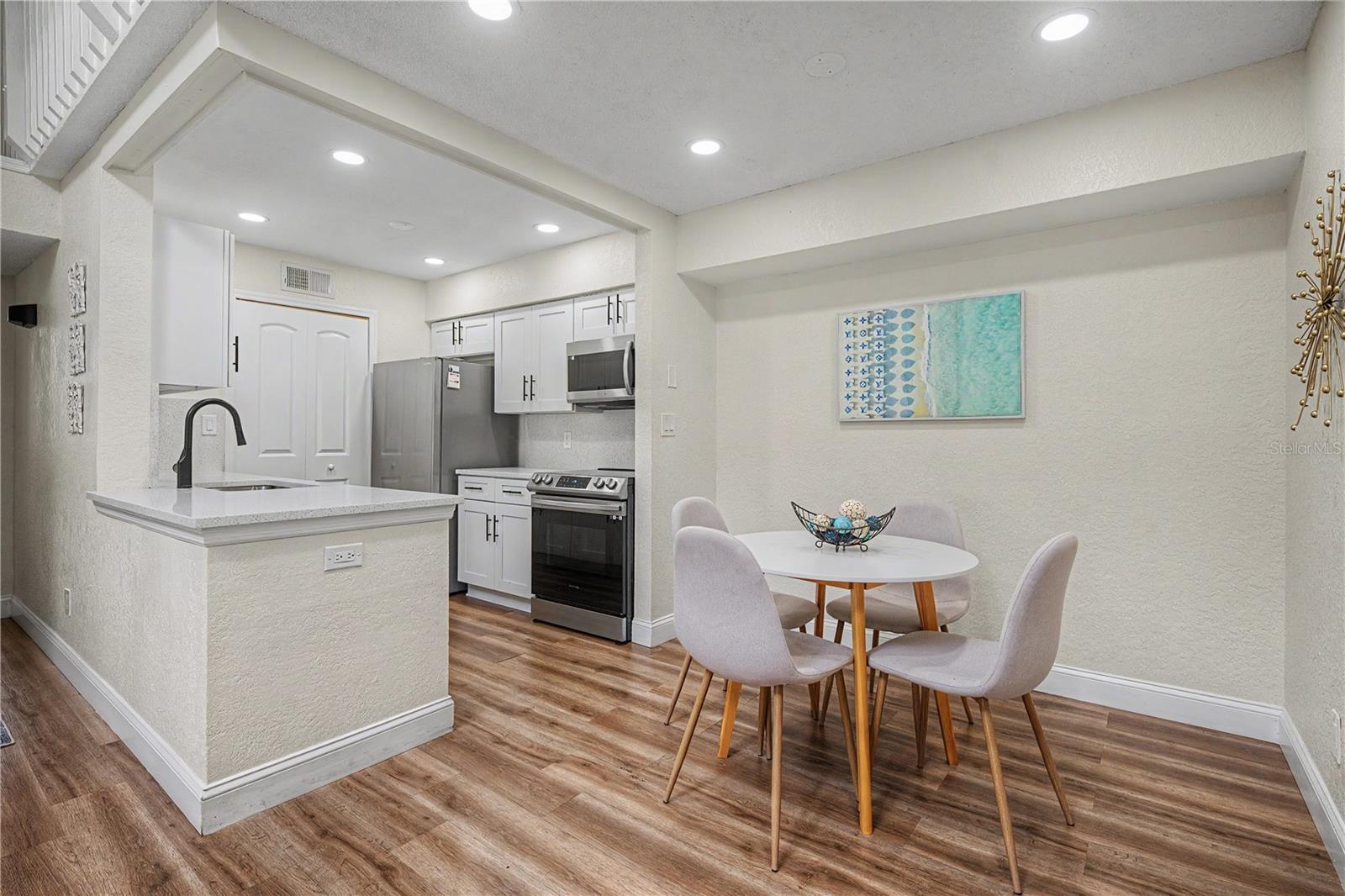 BENTLEY AT COBBS LANDING CONDO THE - Residential
