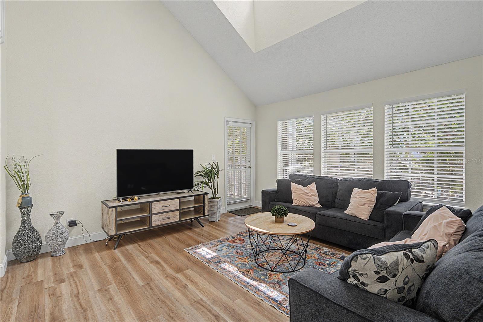 BENTLEY AT COBBS LANDING CONDO THE - Residential