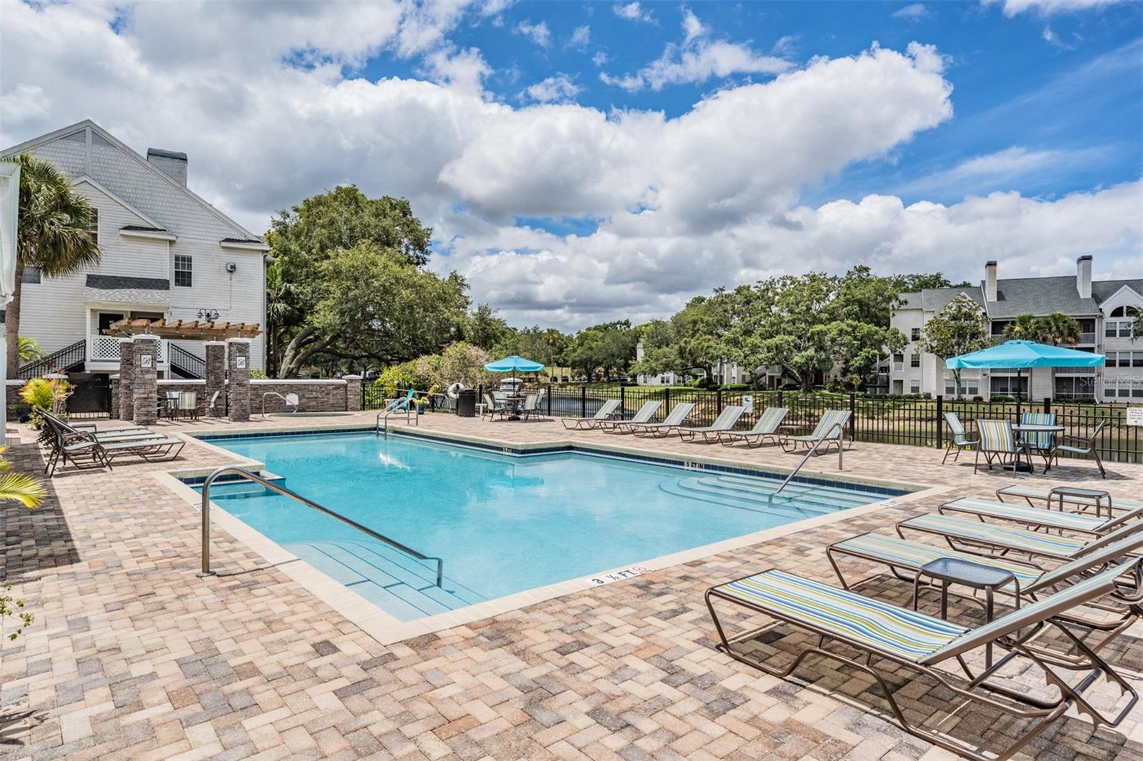 BENTLEY AT COBBS LANDING CONDO THE - Residential