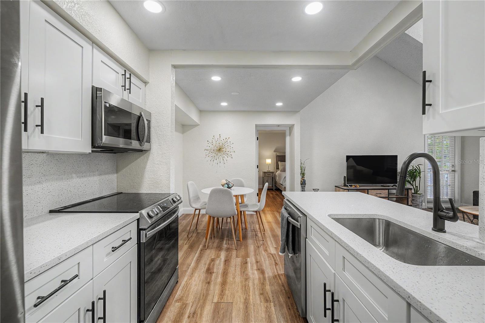 BENTLEY AT COBBS LANDING CONDO THE - Residential