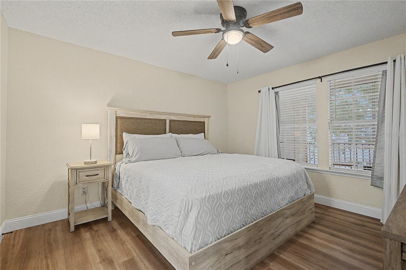 BENTLEY AT COBBS LANDING CONDO THE - Residential