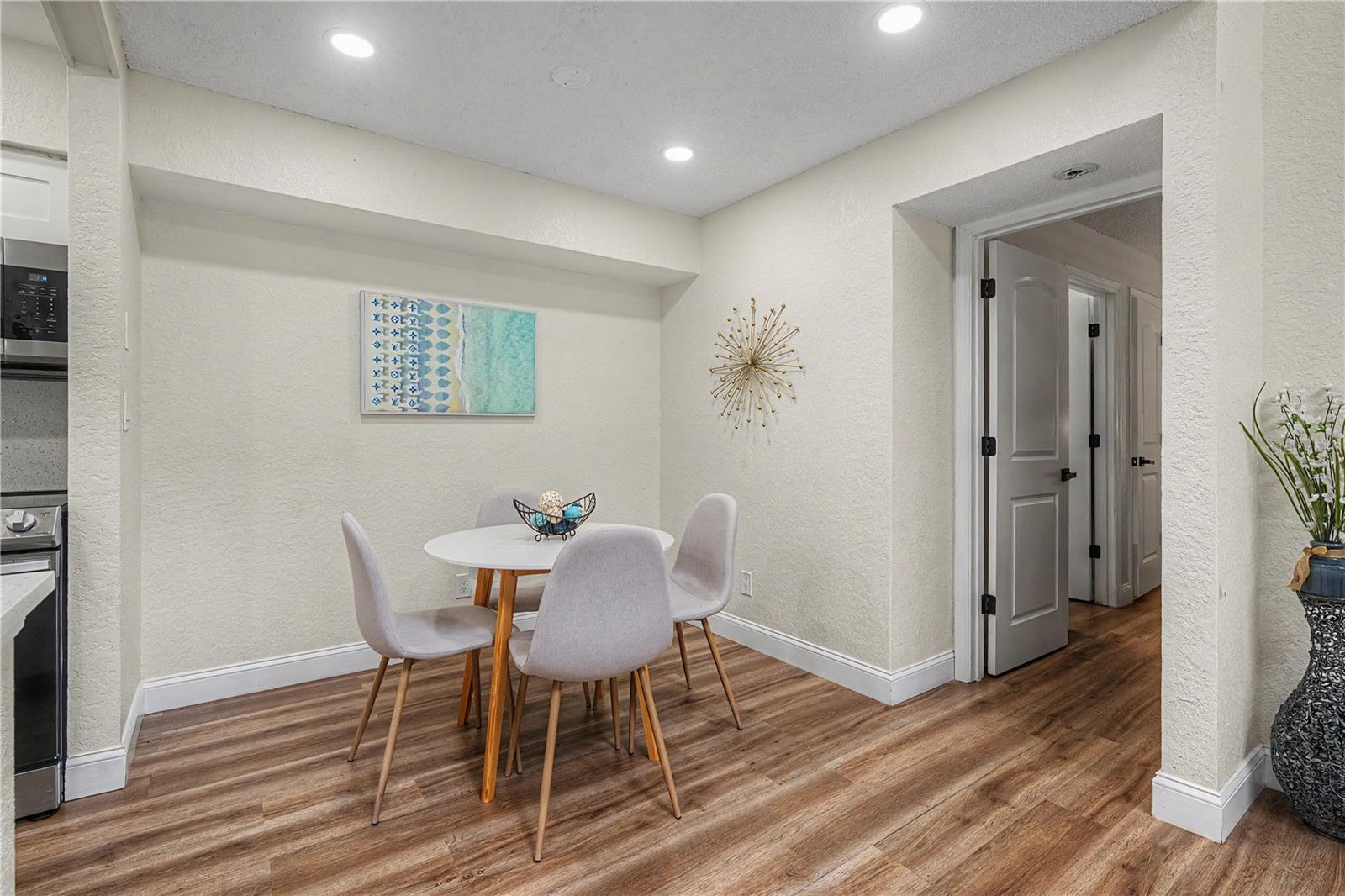 BENTLEY AT COBBS LANDING CONDO THE - Residential