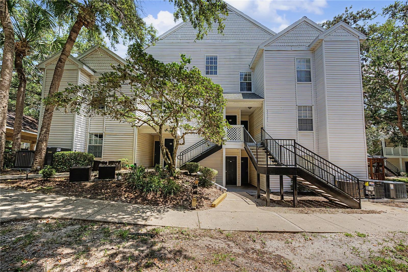 BENTLEY AT COBBS LANDING CONDO THE - Residential