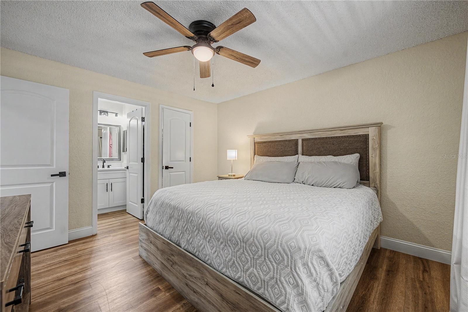 BENTLEY AT COBBS LANDING CONDO THE - Residential