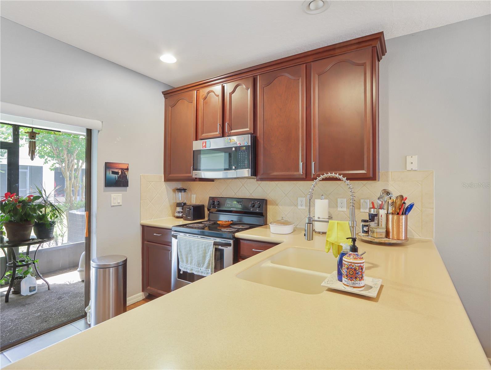 WINDSOR LAKE TOWNHOMES - Residential