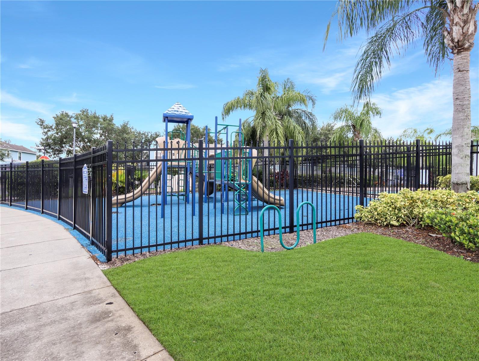 WINDSOR LAKE TOWNHOMES - Residential