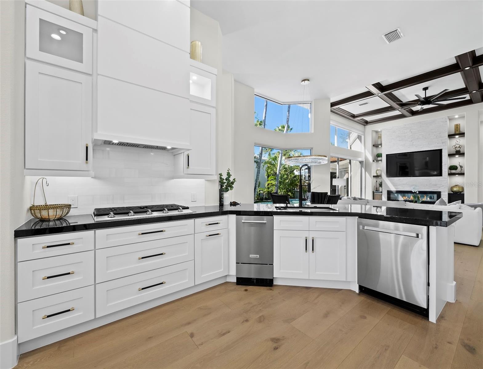 QUEENS HARBOUR - Residential