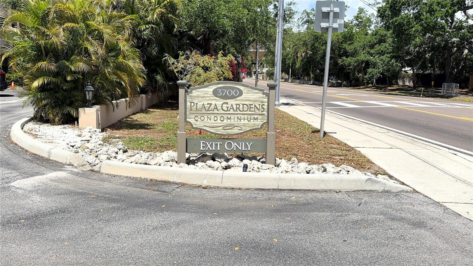 PLAZA GARDENS - Residential