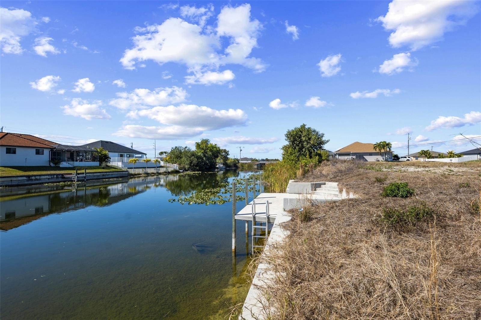 CAPE CORAL - Land