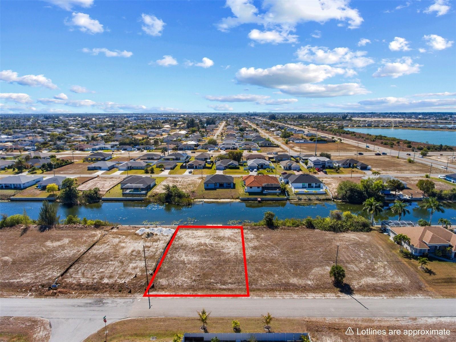 CAPE CORAL - Land