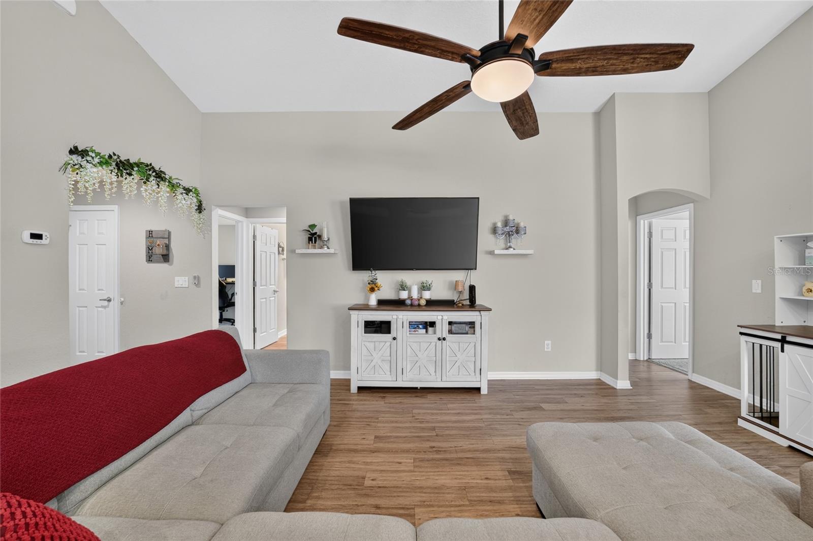 SUMMERCREST - Residential