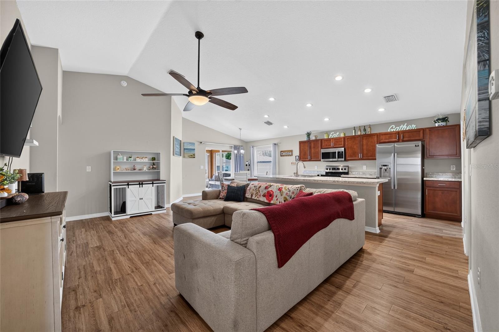 SUMMERCREST - Residential