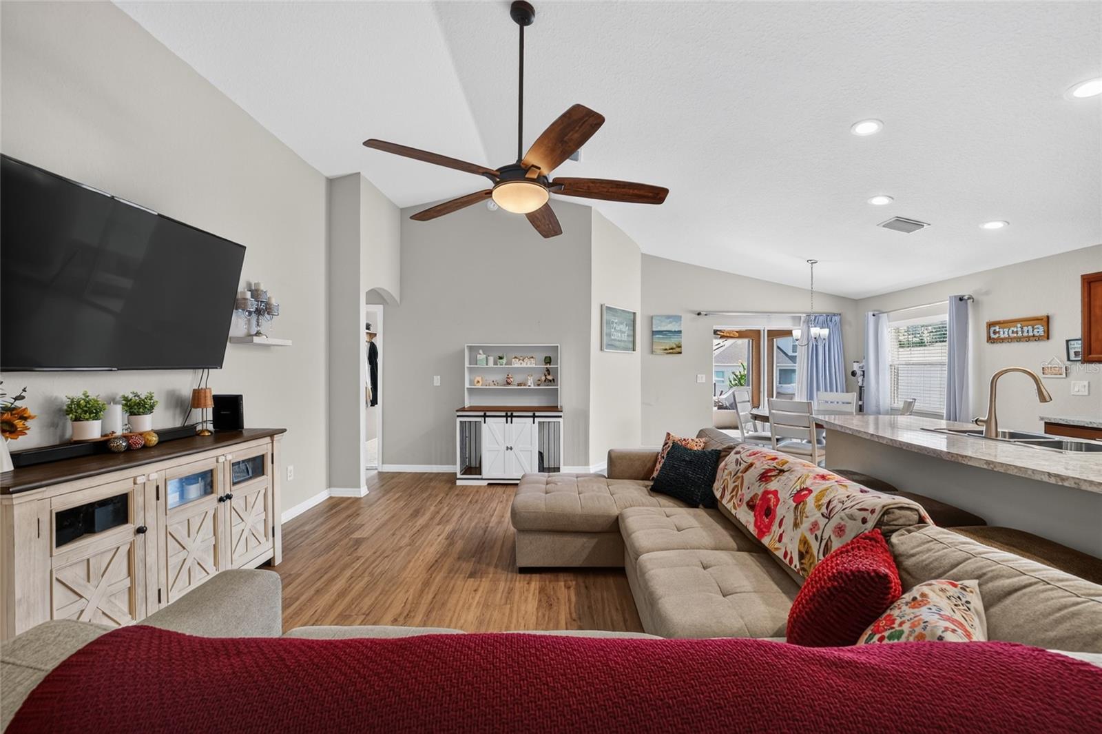 SUMMERCREST - Residential