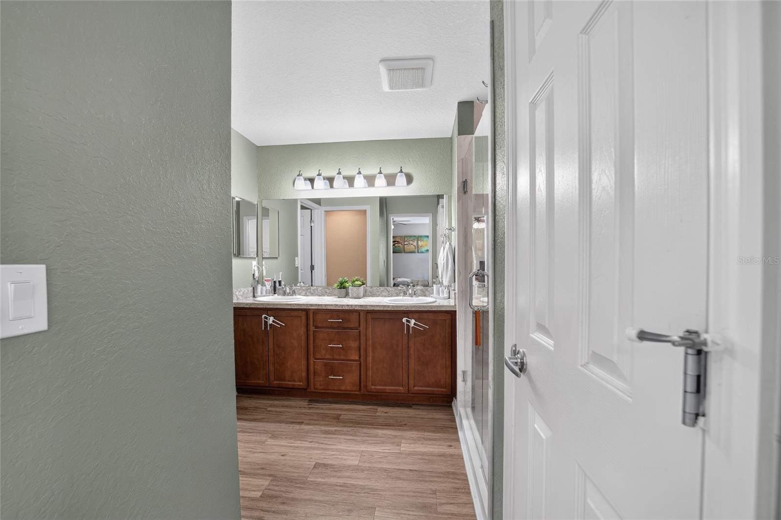 SUMMERCREST - Residential
