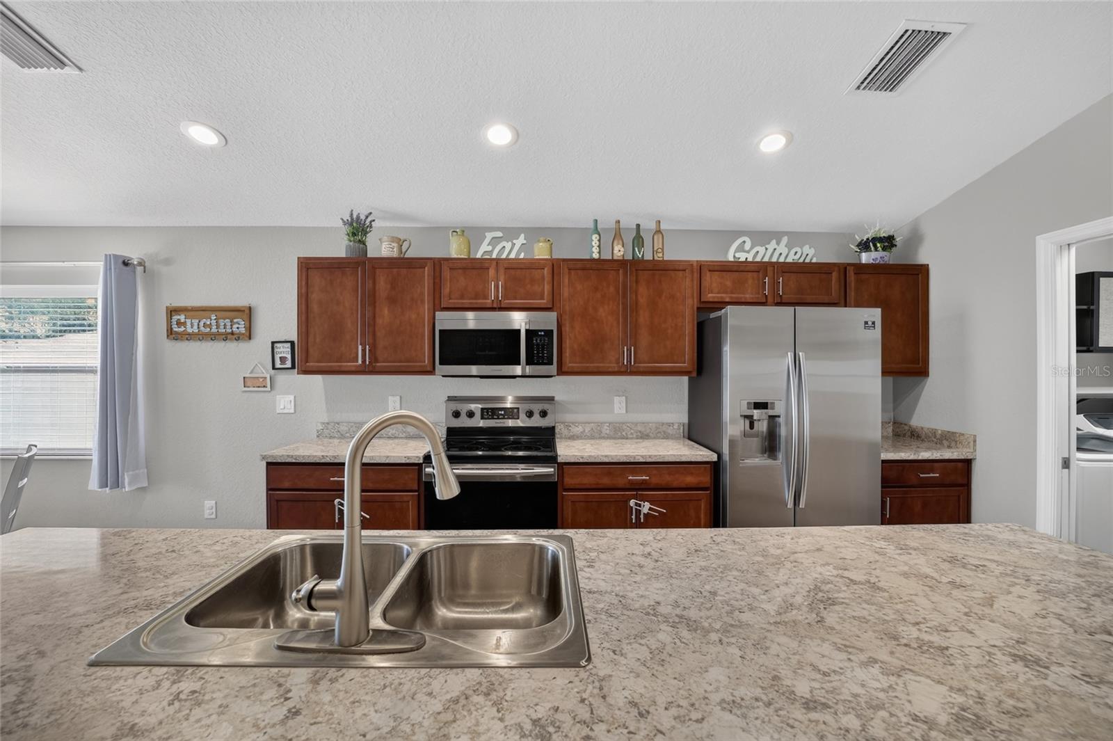 SUMMERCREST - Residential