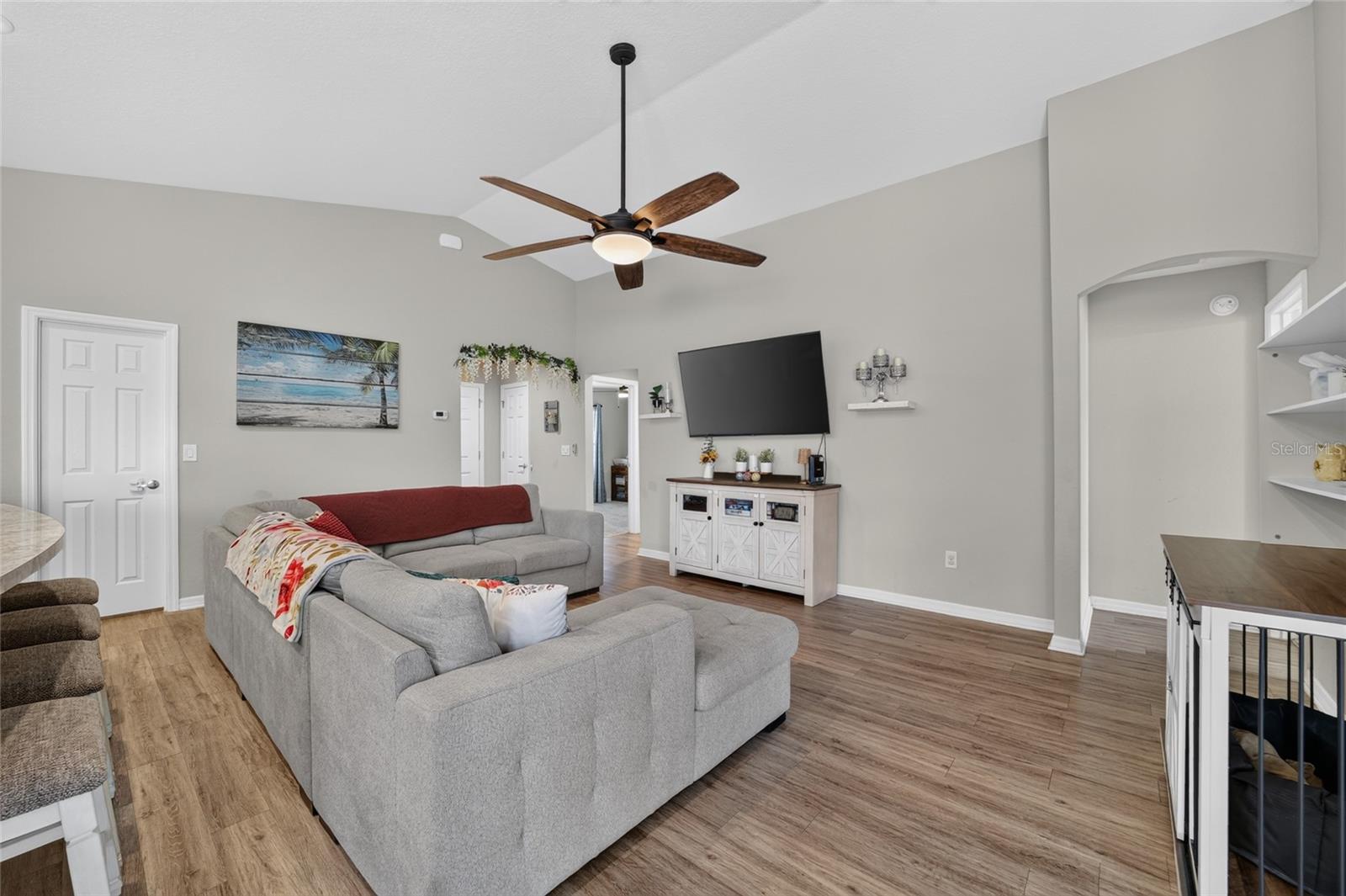 SUMMERCREST - Residential