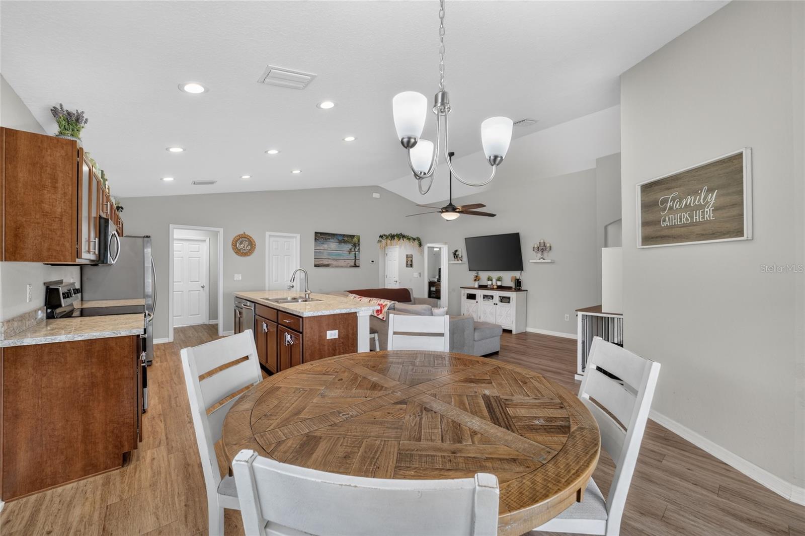 SUMMERCREST - Residential