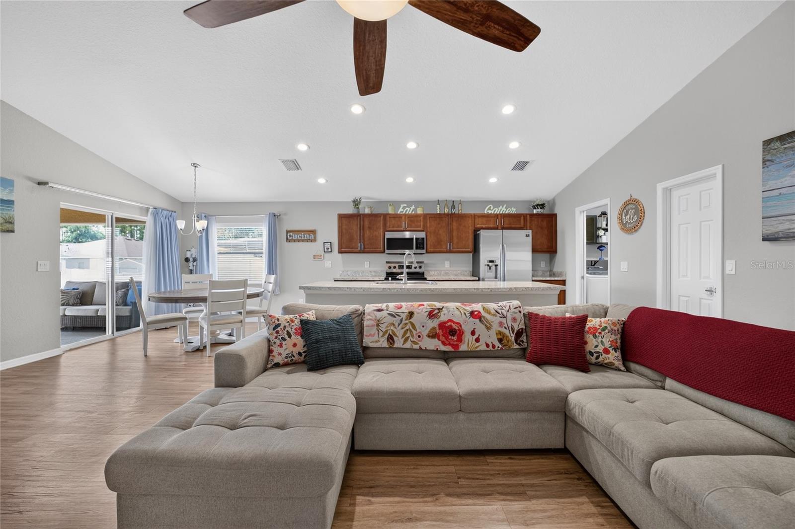 SUMMERCREST - Residential
