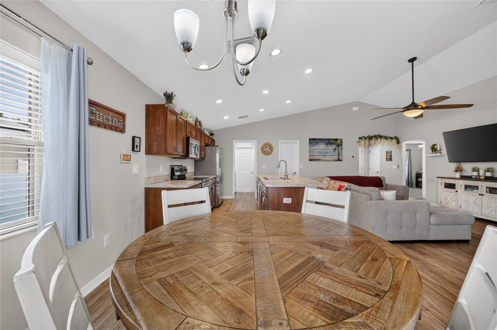 SUMMERCREST - Residential
