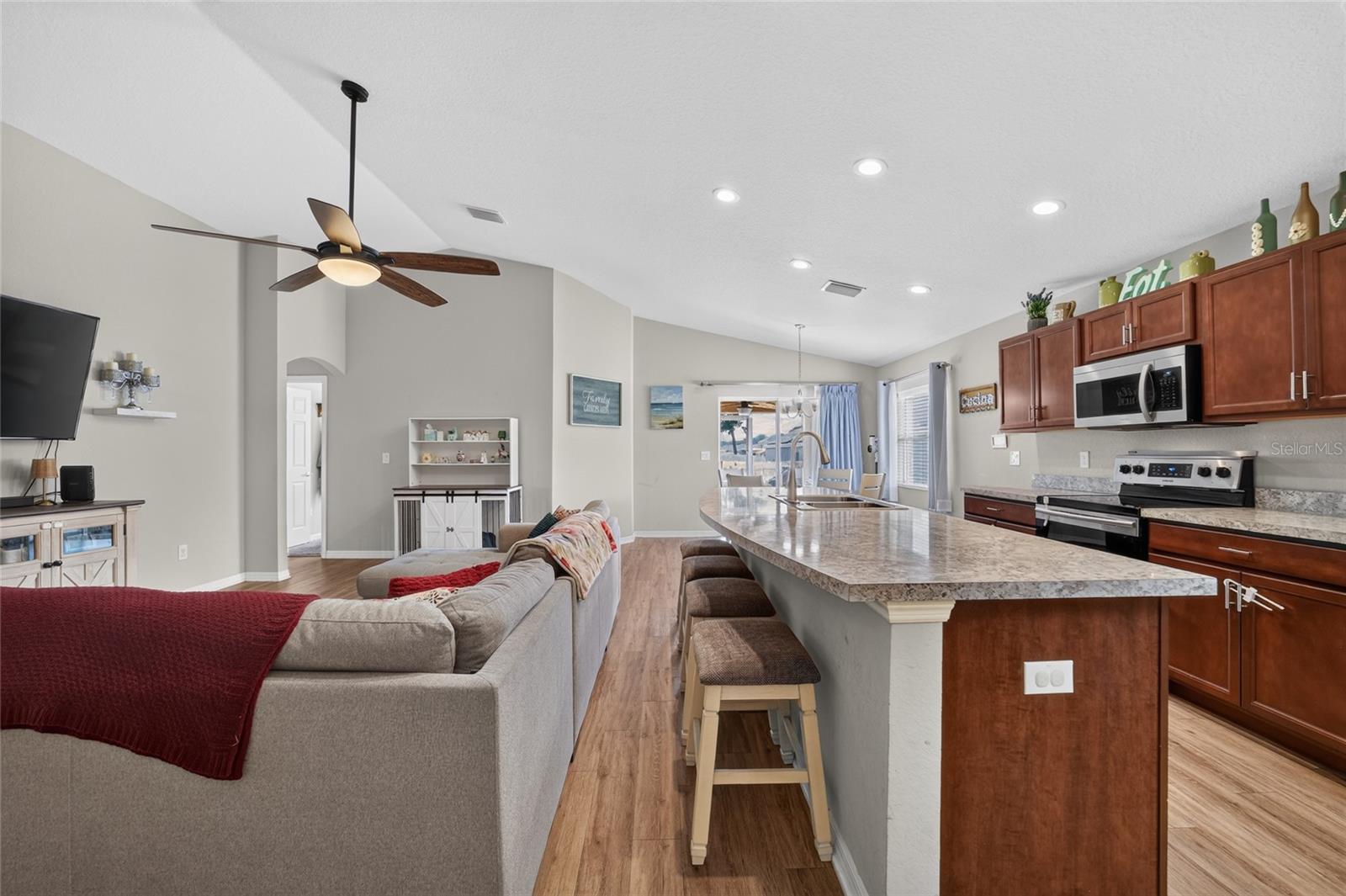 SUMMERCREST - Residential