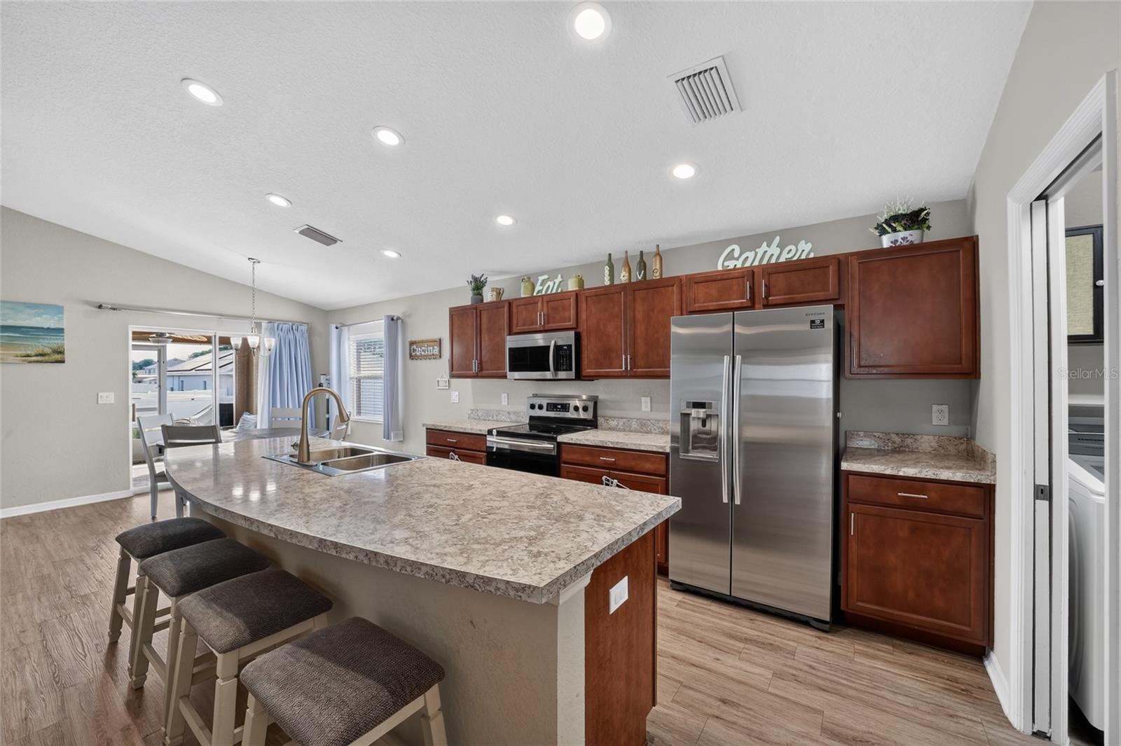 SUMMERCREST - Residential