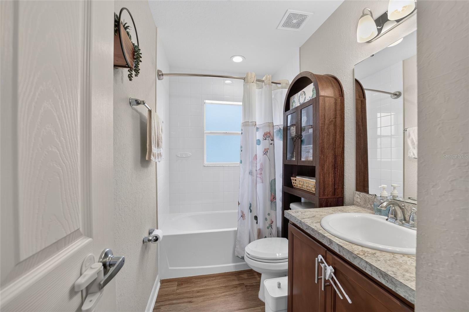 SUMMERCREST - Residential