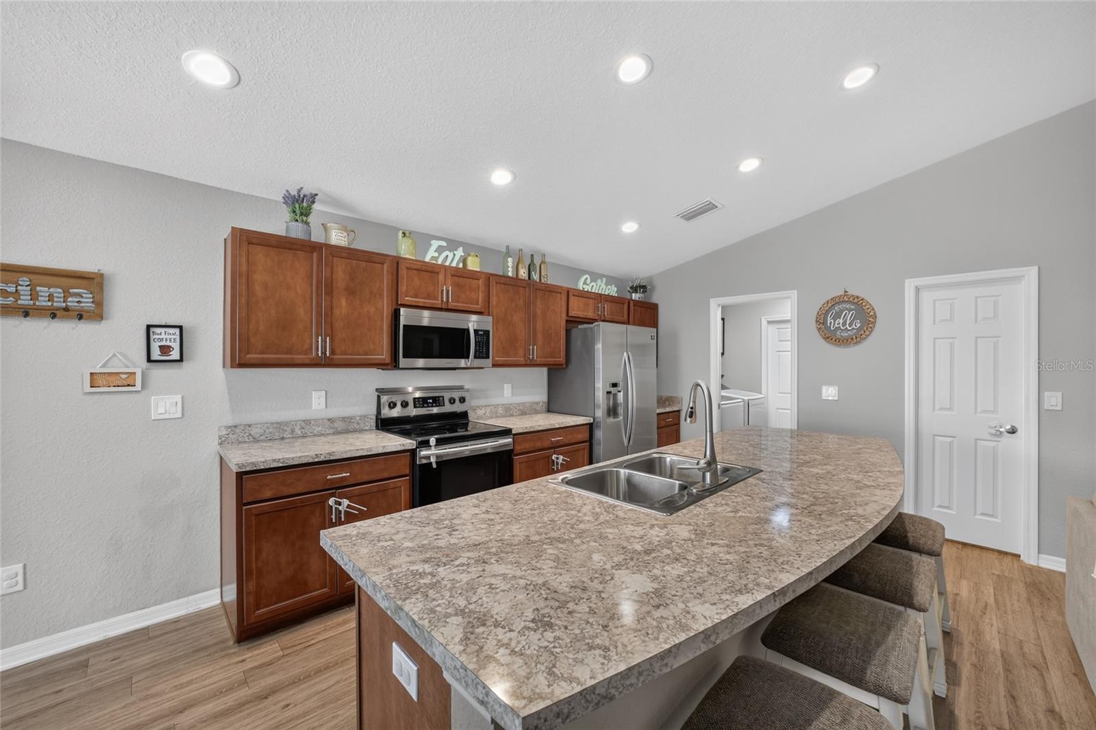 SUMMERCREST - Residential