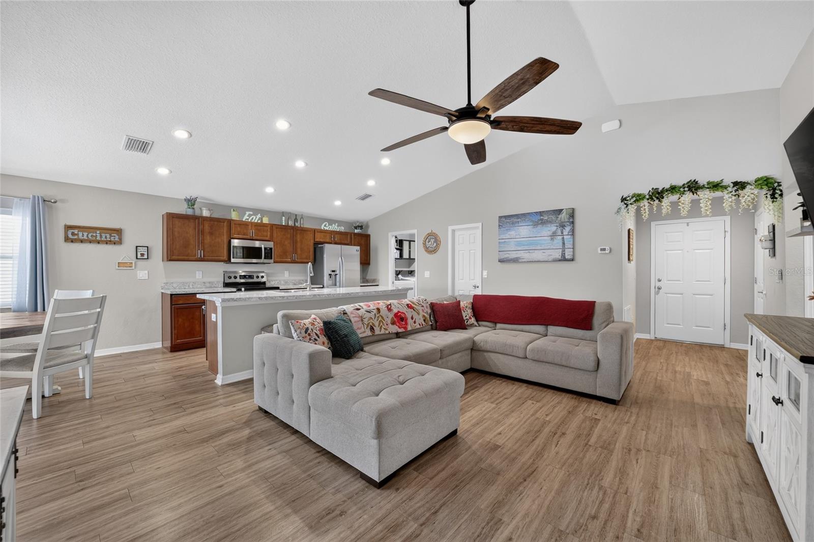 SUMMERCREST - Residential