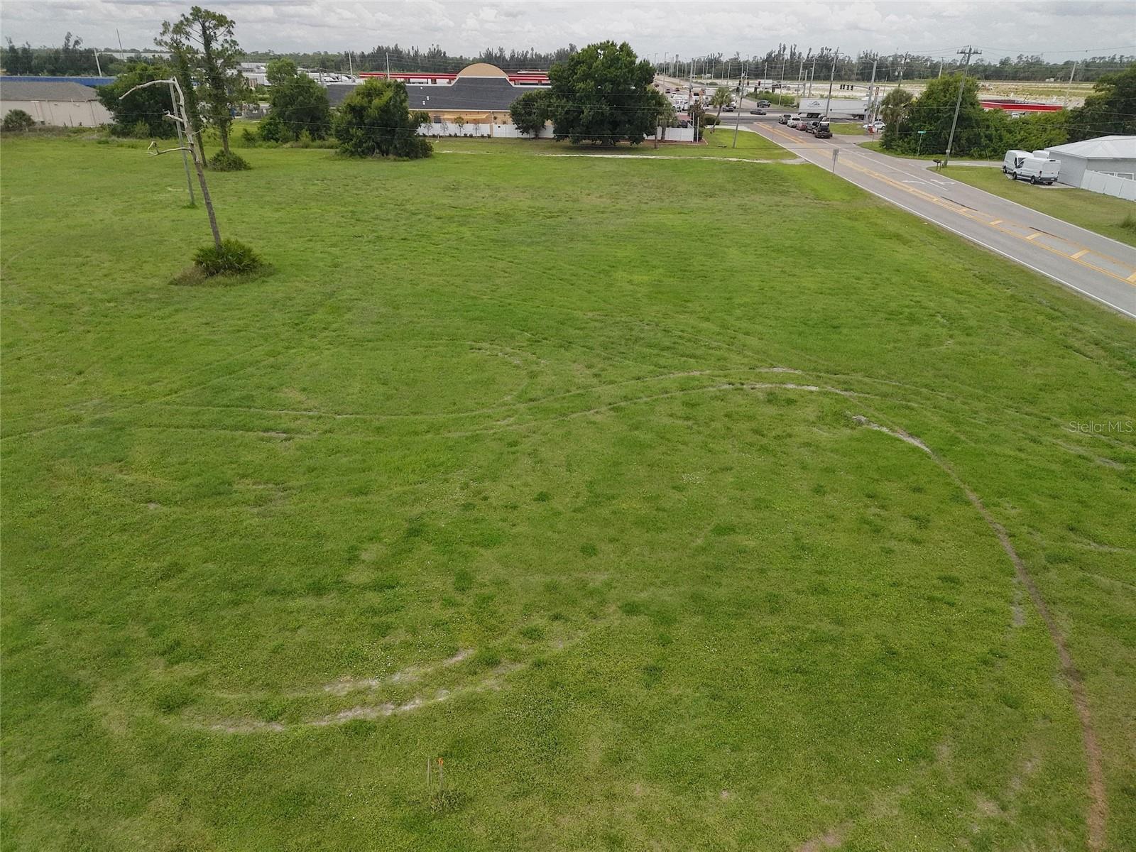 GOLF CLUB ESTATE - Land