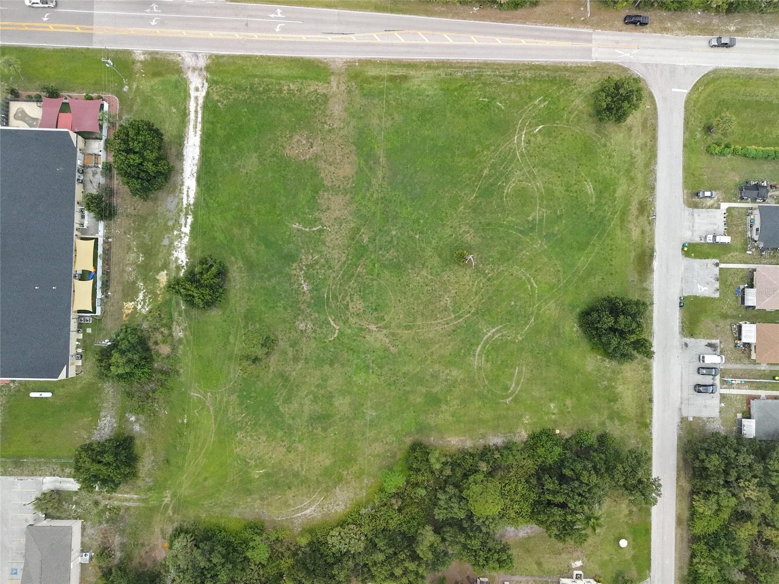 GOLF CLUB ESTATE - Land