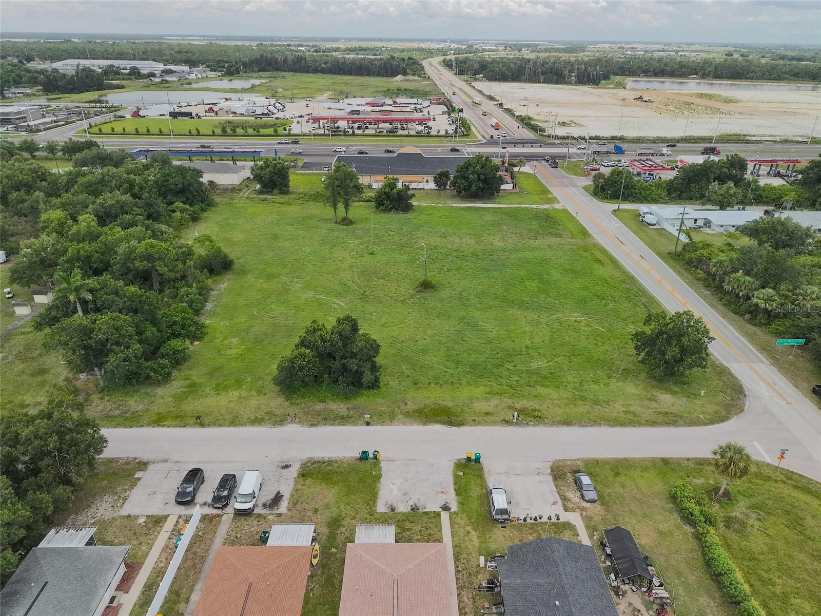 GOLF CLUB ESTATE - Land