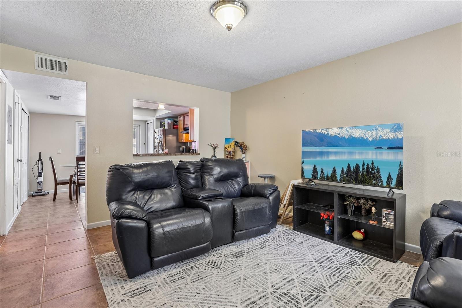 CAMBRIDGE CIRCLE - Residential