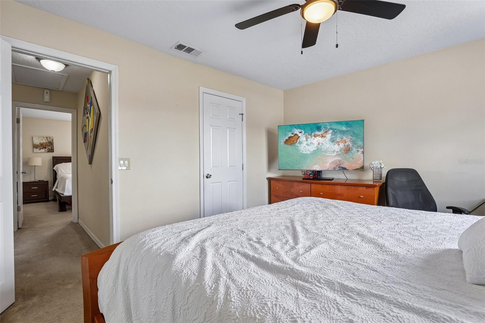 CAMBRIDGE CIRCLE - Residential