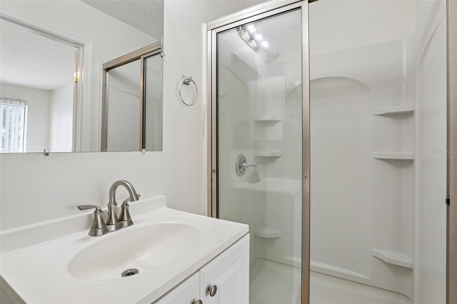 CAMBRIDGE CIRCLE - Residential