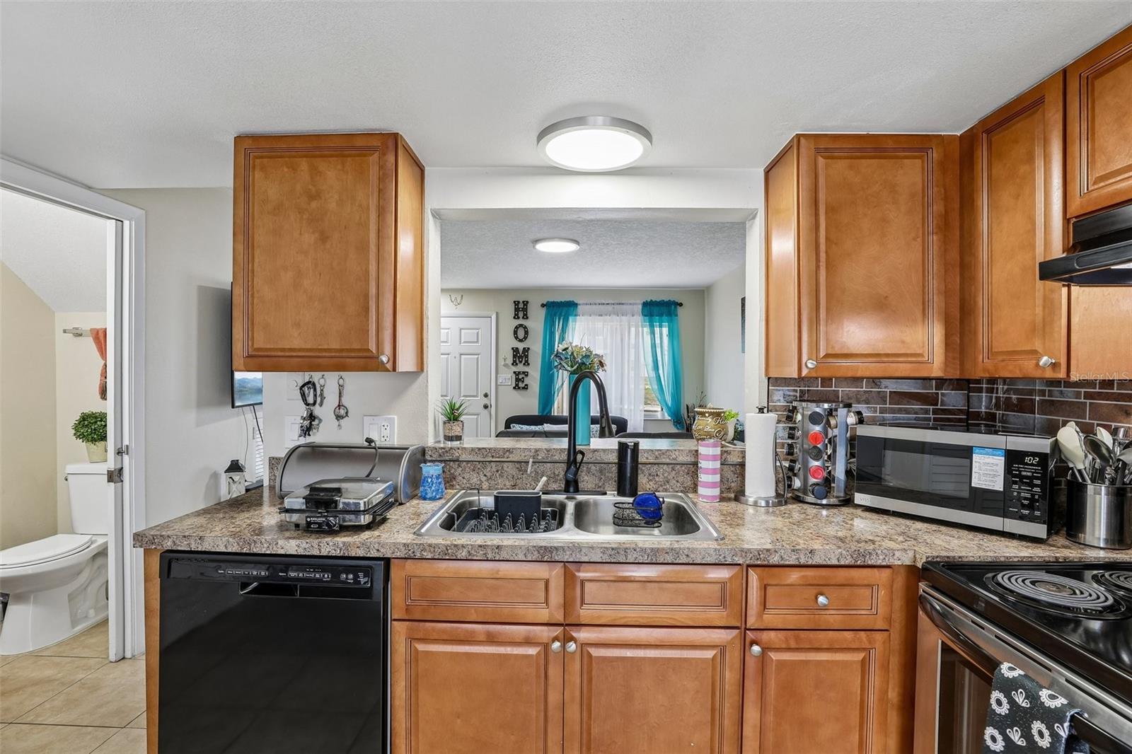 CAMBRIDGE CIRCLE - Residential