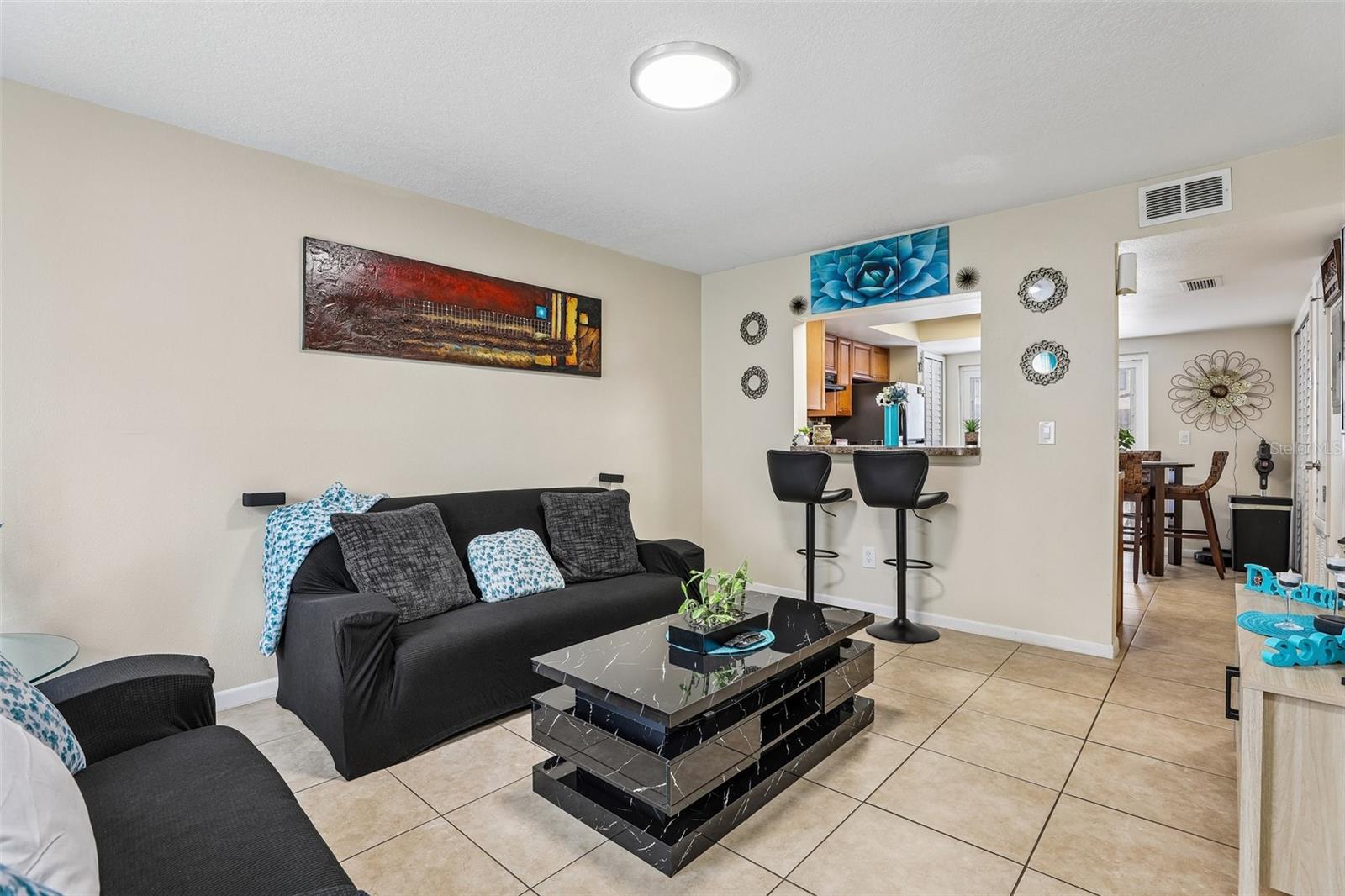 CAMBRIDGE CIRCLE - Residential