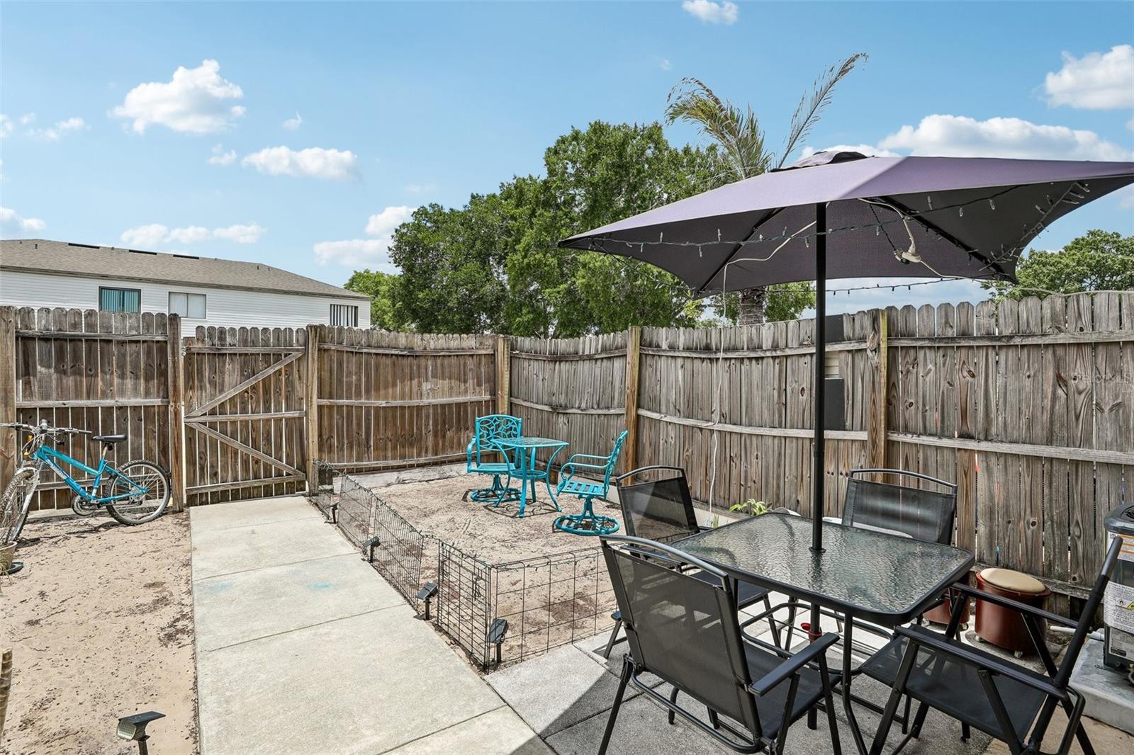 CAMBRIDGE CIRCLE - Residential