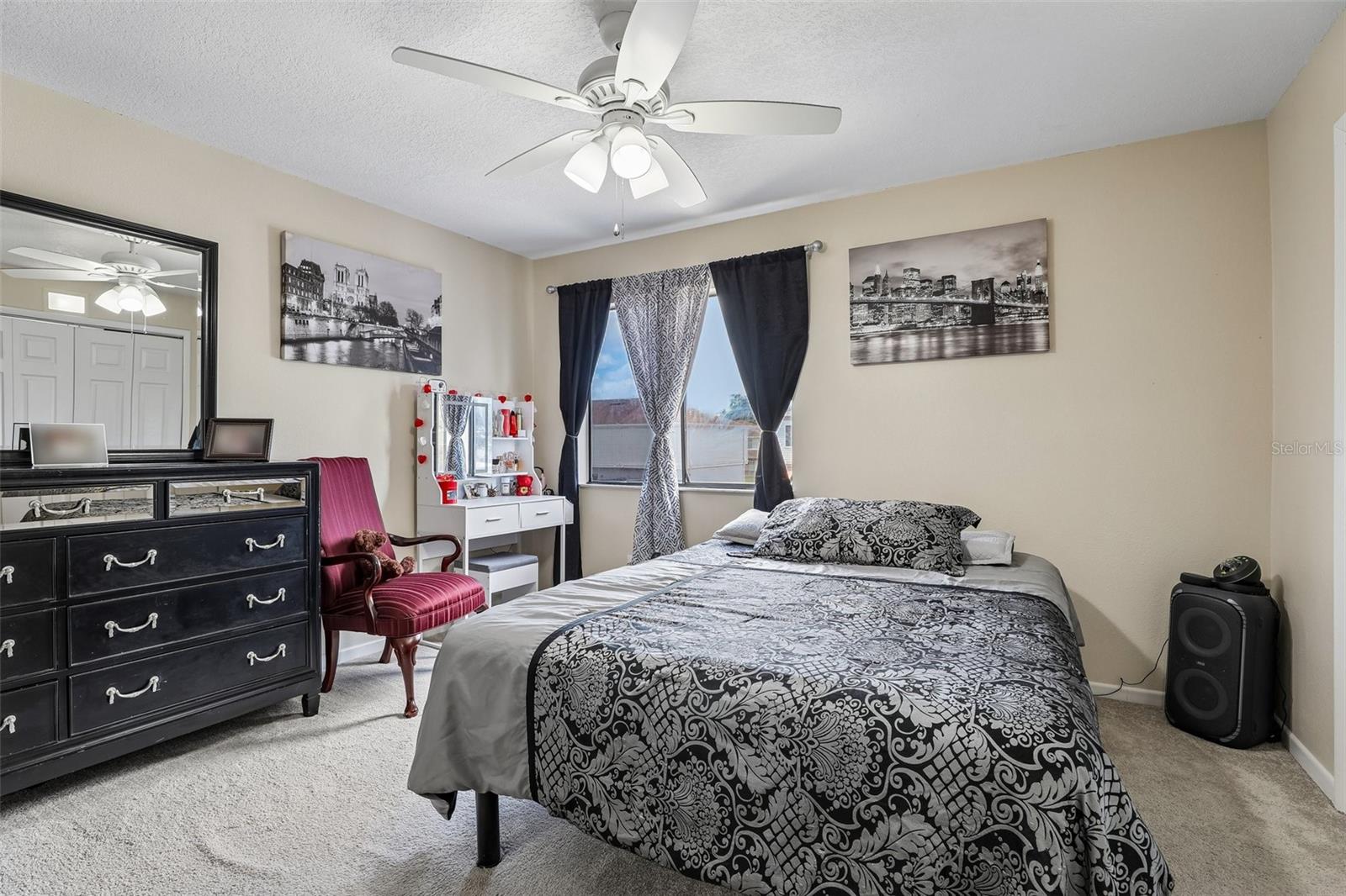 CAMBRIDGE CIRCLE - Residential