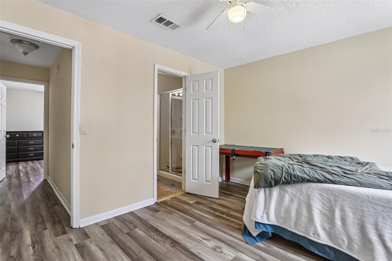 CAMBRIDGE CIRCLE - Residential