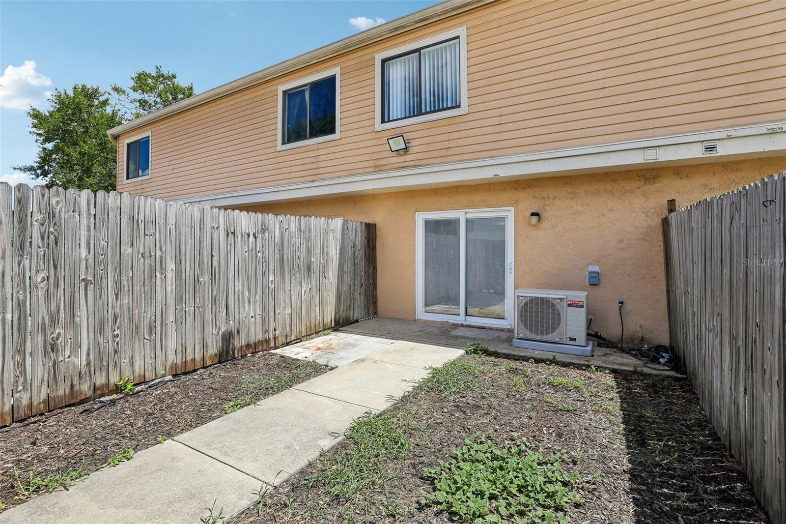 CAMBRIDGE CIRCLE - Residential