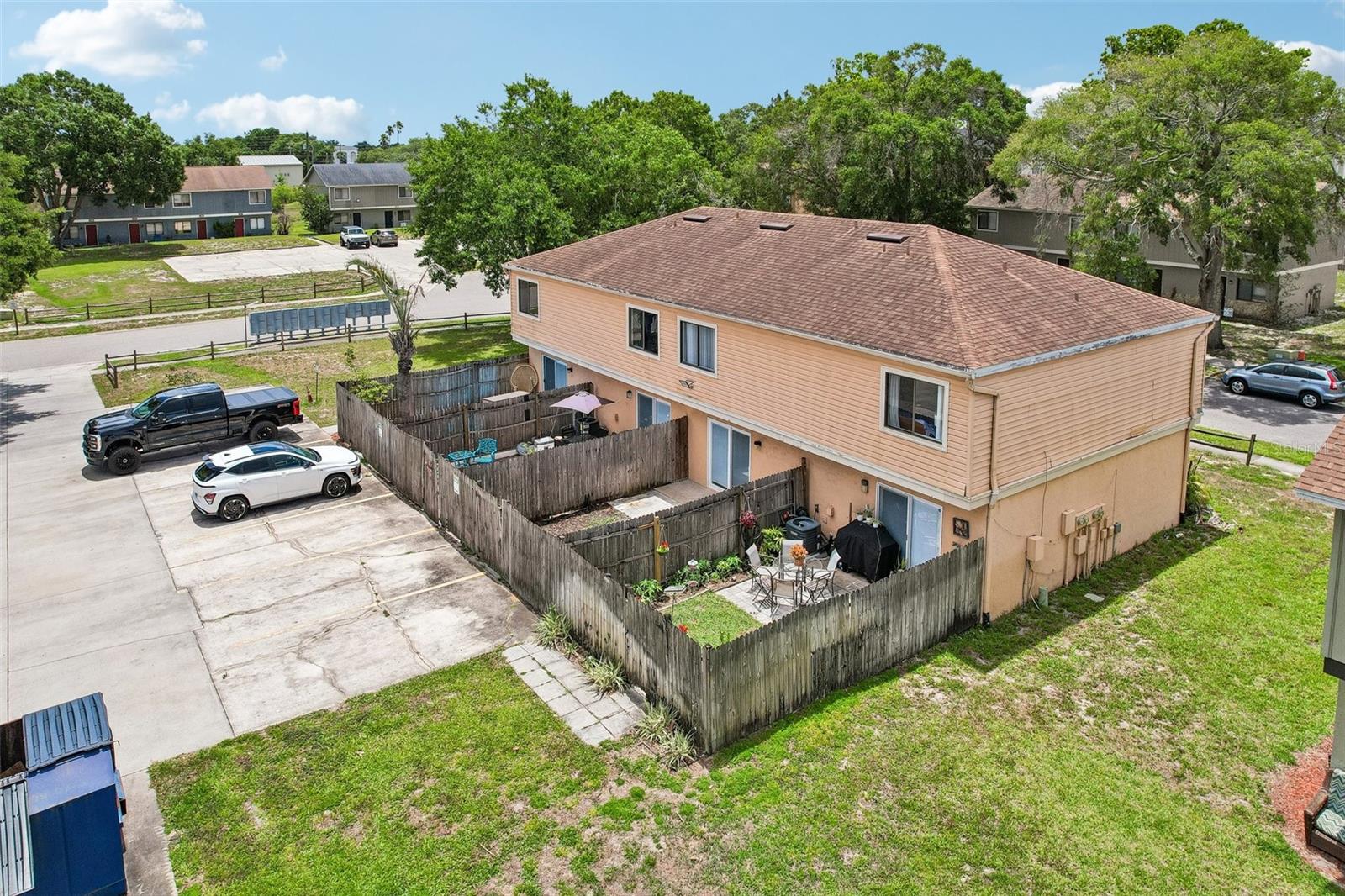 CAMBRIDGE CIRCLE - Residential