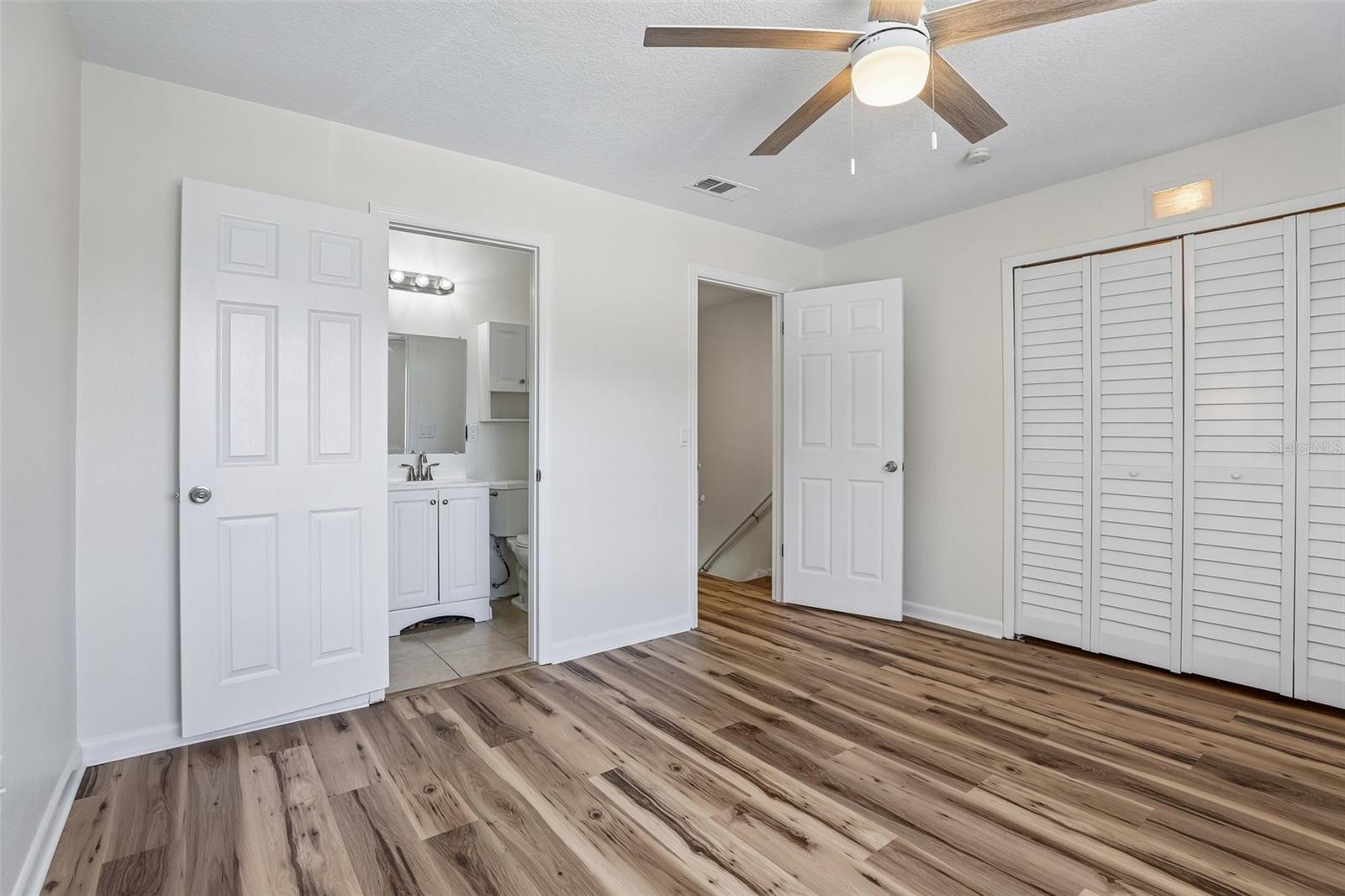 CAMBRIDGE CIRCLE - Residential