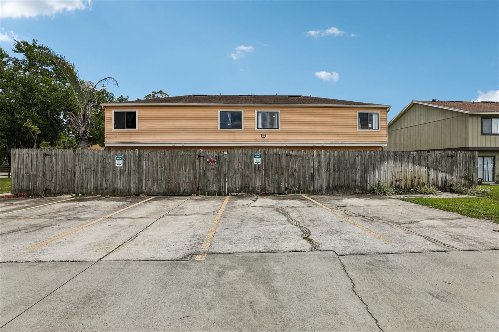 CAMBRIDGE CIRCLE - Residential
