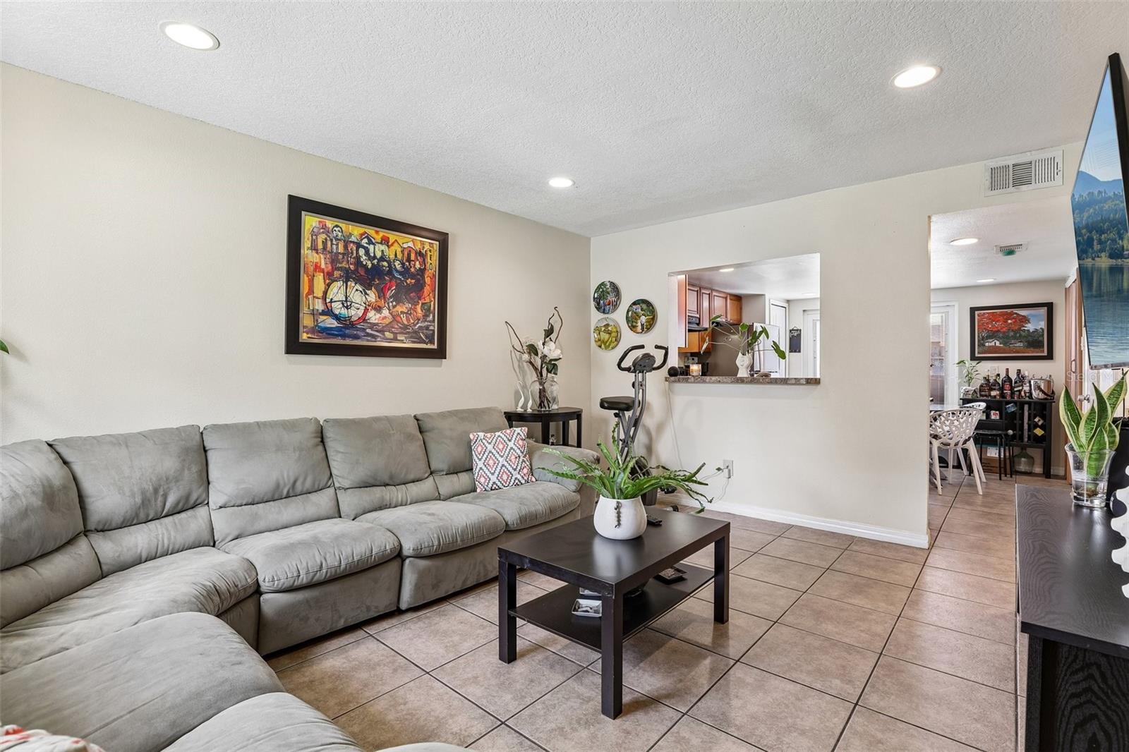 CAMBRIDGE CIRCLE - Residential
