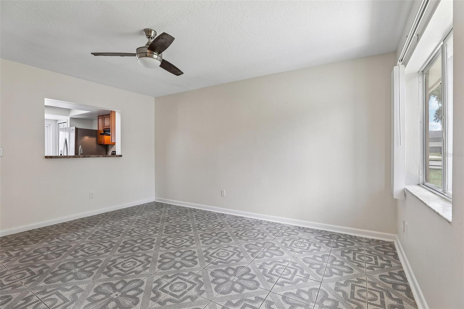 CAMBRIDGE CIRCLE - Residential